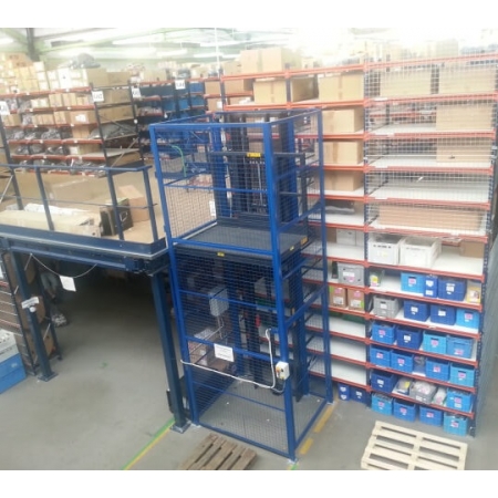 Single Mast Lifting Platform - Capacity up to  3000 kg